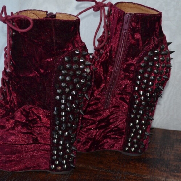 Jeffrey Campbell Spike Damsel Wine Velvet Booties Wedge 7.5 - Picture 2 of 10